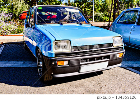 Details of an old, classic car, retro vehicle 134355126