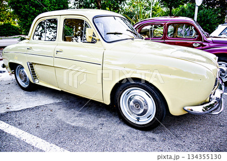 Details of an old, classic car, retro vehicle 134355130