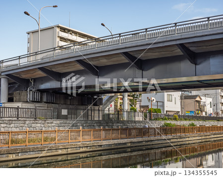 小名木川に架かる「丸八橋」の橋名表示 小名木川に架かる「丸八橋」の橋名表示 134355545