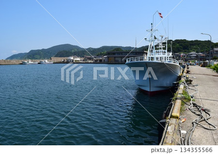 由良漁港 良質な魚介類の水揚げ漁港 由良漁港 良質な魚介類の水揚げ漁港 134355566