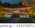 秋の夜の寺院 134359072