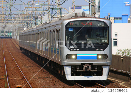 東京臨海高速鉄道りんかい線を走行する車両 134359461