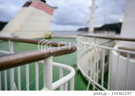 フェリーデッキの手すりと船体構造 フェリーデッキの手すりと船体構造 134362247