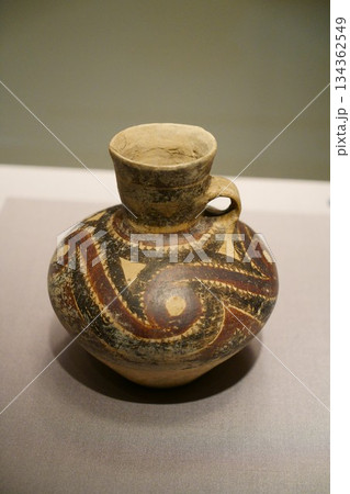 9533　彩陶把手付壺 134362549