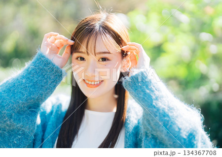屋外女性ポートレート 屋外女性ポートレート 134367708