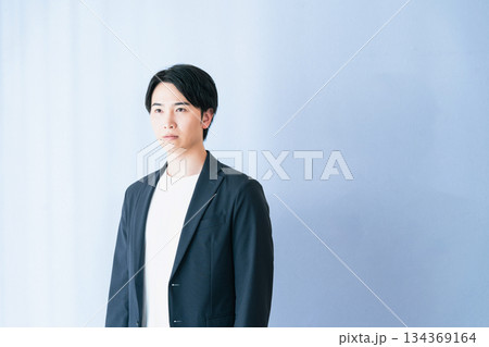 不安なビジネスマン 134369164