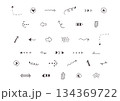 色々な矢印の手描きイラストセット 134369722