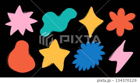 Abstract cloud and flower shapes sticker pack. Groovy funky flower, bubble, star, loop, waves in trendy retro 90s 00s cartoon style. Vector illustration with wavy and spiral elements. 134370129