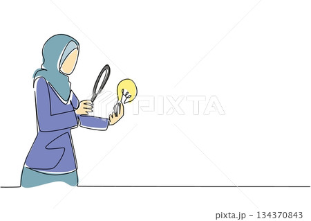 Single continuous line drawing Arab woman holds lightbulb and examines with magnifying glass. Checking the originality of ideas. Research. National Creativity Day. One line design vector illustration Single continuous line drawing Arab woman holds lightbulb and examines with magnifying glass. Checking the originality of ideas. Research. National Creativity Day. One line design vector illustration 134370843