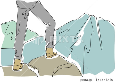 Single continuous line drawing feet standing on rocks with mountains in the background. Climbers take a break before continuing the climb. National Trails Day. One line design vector illustration Single continuous line drawing feet standing on rocks with mountains in the background. Climbers take a break before continuing the climb. National Trails Day. One line design vector illustration 134371210