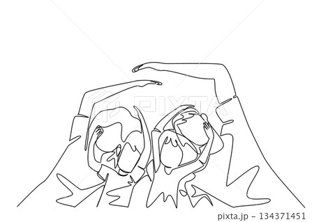 Single continuous line drawing a family sleeping on the floor and hugging each other. With family always the most beautiful memory. Exciting. Global Day of Parents. One line design vector illustration 134371451