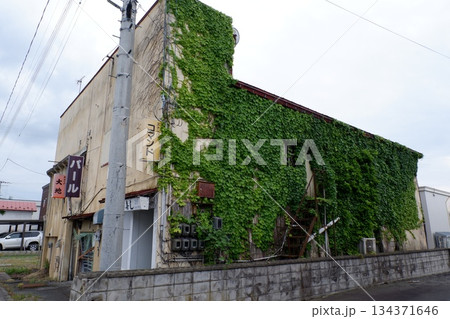 放置された廃店舗 134371646