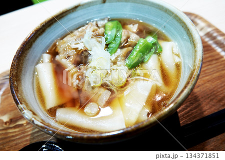 上州名物 もち豚ひもかわうどん(温) 上州名物 もち豚ひもかわうどん(温) 134371851