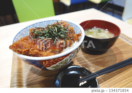 上州名物ソースカツ丼セット 134371854