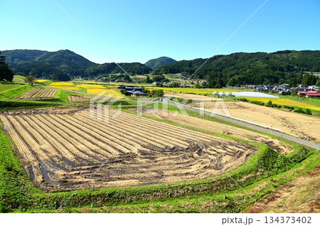 秋の宮守 棚田地帯 134373402