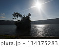 湖面輝く十和田湖 134375283