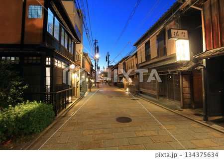 【京都府】祇園新橋の夜景 134375634