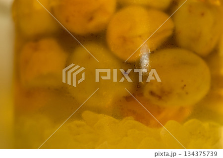 梅シロップ作り 134375739