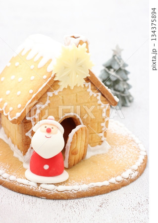 クリスマスのお菓子　ヘクセンハウス 134375894