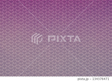 紫色の布生地に白色の青海波模様のグラデーションがある背景画像1 134376471