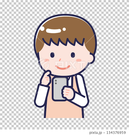 一名男性「育兒工作者」正在使用智慧型手機 134376959