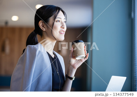 ビジネスウーマン 134377549