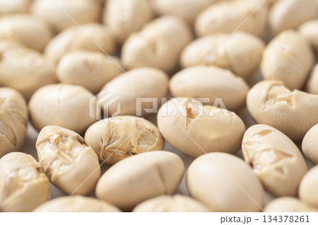 煎り大豆のアップ 煎り大豆のアップ 134378261