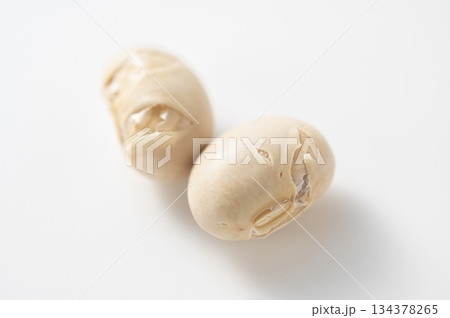 煎り大豆のアップ 134378265