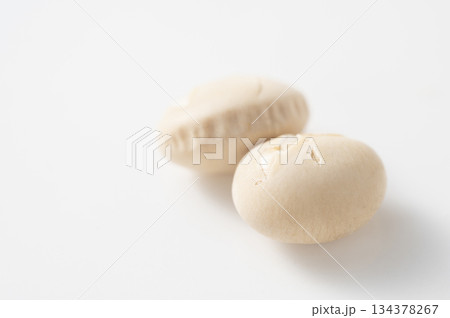 煎り大豆のアップ 134378267