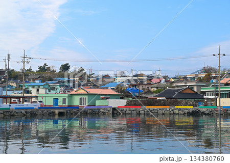 【韓国/麗水市】離島の大鏡島、入り江の風景 134380760