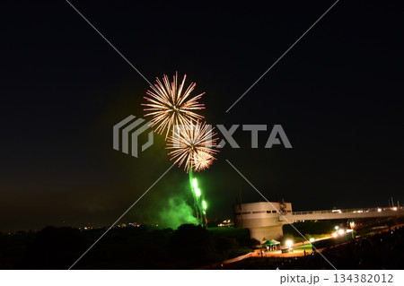 花火大会 134382012