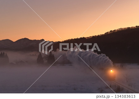 雪景色の磐越西線SL 134383613