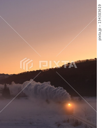 雪景色の磐越西線SL 134383619