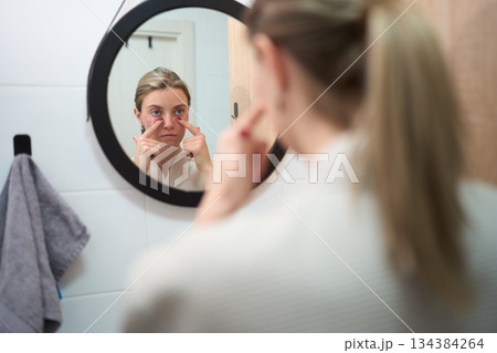 Morning Mirror Check with Cooling Eye Patches Morning Mirror Check with Cooling Eye Patches 134384264
