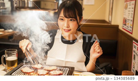 一人焼肉でスタミナをつける 134385689