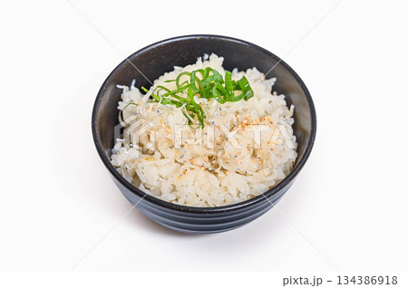 しらすたっぷり炊き込みご飯 134386918