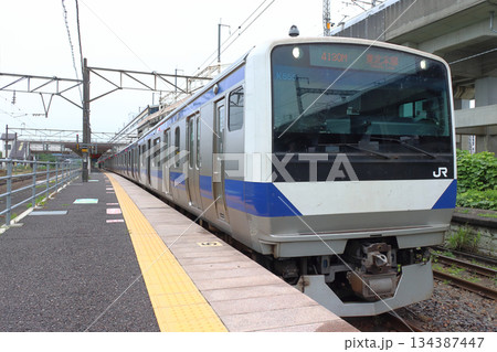 新白河駅に停車中の東北本線E531系電車（黒磯行） 134387447