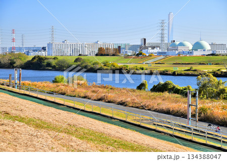 笹目橋/荒川(埼玉県戸田市側)より東京都板橋区新河岸方面を望む(東京都板橋区)【2025.11】 笹目橋/荒川(埼玉県戸田市側)より東京都板橋区新河岸方面を望む(東京都板橋区)【2025.11】 134388047