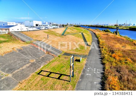 笹目橋／荒川より荒川左岸(埼玉県戸田市側)を望む(埼玉県戸田市)【2025.11】 134388431