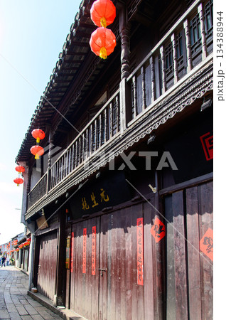 中国蘇州にある水郷として有名な山塘街のとても美しい風景 134388944