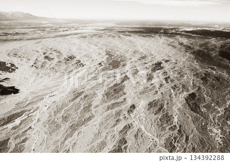 南米ペルー・ナスカ上空からの景色 134392288