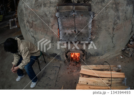 滋賀県甲賀市の焼き物の町信楽町に唯一残る登り窯を撮影 134394493