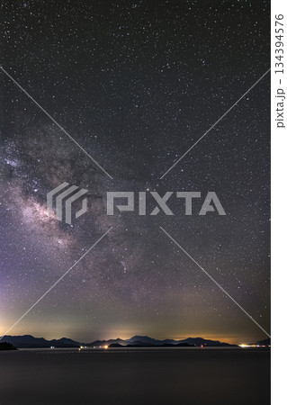 春の星景色　昇る天の川とさそり座 134394576