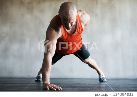 Fitness, strong man and one arm push up for gym studio exercise, bodybuilder workout or sports training. Endurance challenge, muscle building or active male athlete doing floor pushup for health goal Fitness, strong man and one arm push up for gym studio exercise, bodybuilder workout or sports training. Endurance challenge, muscle building or active male athlete doing floor pushup for health goal 134394832