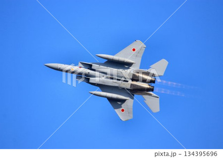 アフターバナー全開で『百里基地』の上空を機動飛行するF-15J アフターバナー全開で『百里基地』の上空を機動飛行するF-15J 134395696