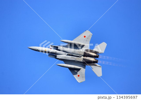 アフターバナー全開で『百里基地』の上空を機動飛行するF-15J アフターバナー全開で『百里基地』の上空を機動飛行するF-15J 134395697