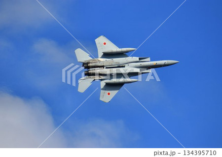 アフターバナー全開で『百里基地』の上空を機動飛行するF-15J アフターバナー全開で『百里基地』の上空を機動飛行するF-15J 134395710