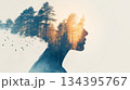 夕日に照らされる森と横顔のダブルエクスポージャー　未来・希望・ビジョン 134395767