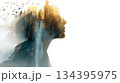 黄金の光と森の二重露光　未来とビジョンを象徴する横顔コンセプト 134395975
