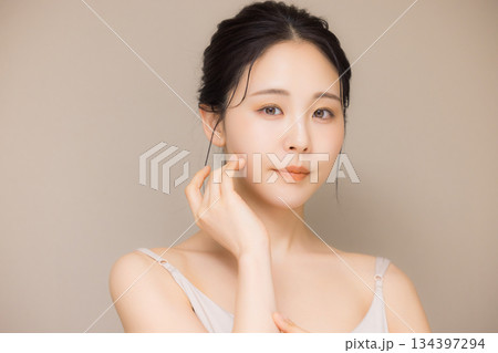 若い女性のビューティイメージ 若い女性のビューティイメージ 134397294